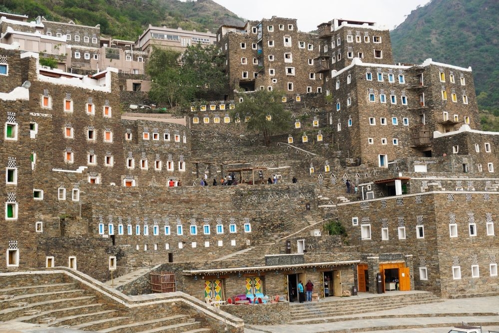 IL VILLAGGIO DI RIJAL ALMA